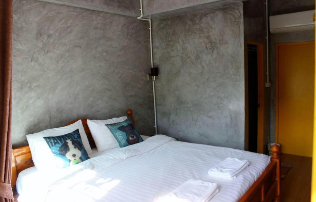 Rommai Rimnaam Resort Ranong Exterior photo